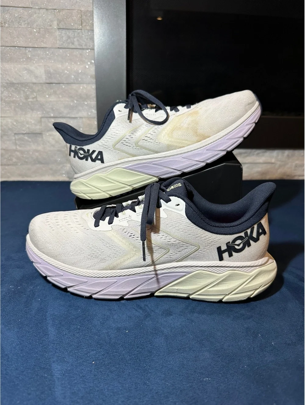 HOKA Arahi 5 Men's Running Shoes Size 10 White and Black